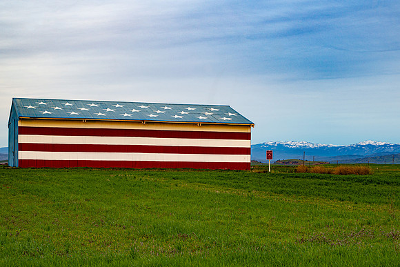 flag barn v1
