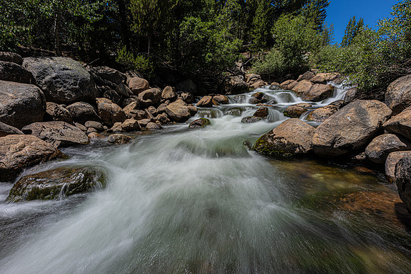 River below Edison: Falls smooth